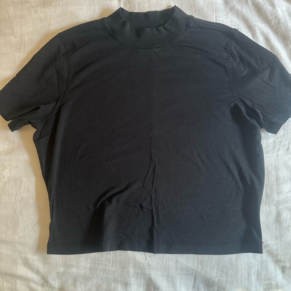 lululemon athletica Black Short Sleeve Tee